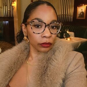 Meet your Posher, Courtney